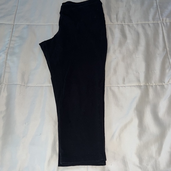 🖤New York & Co black cropped leggings. Size L🖤 - Picture 2 of 7